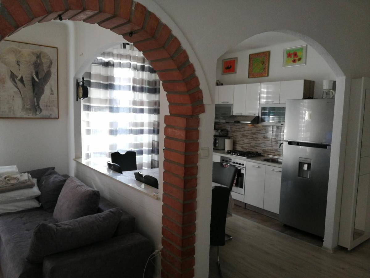 Centar Njivice Lägenhet Exteriör bild