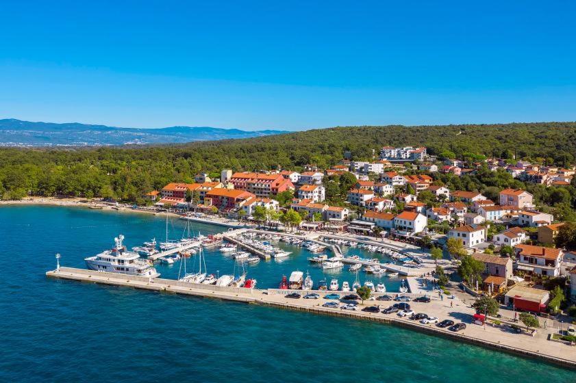 Centar Njivice Lägenhet Exteriör bild